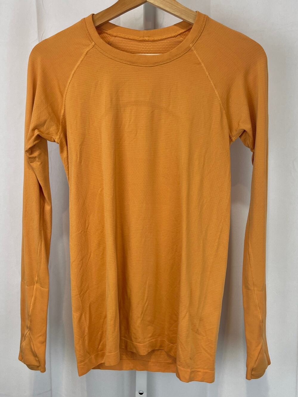 LULULEMON Swiftly Tech Long Sleeve 2.0 Top Crew Neck  Stretch Orange Size 8